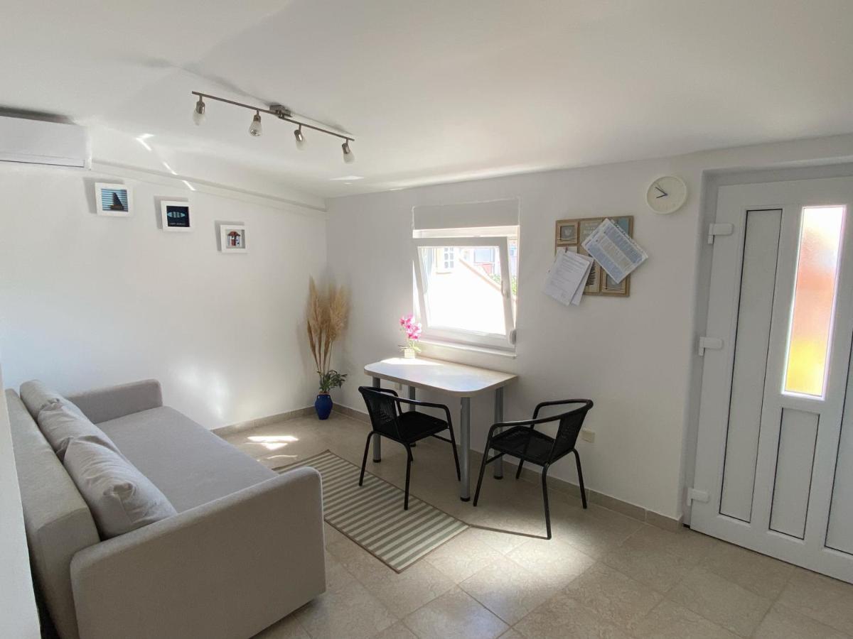 Beachfront Apartment วีร์ ภายนอก รูปภาพ